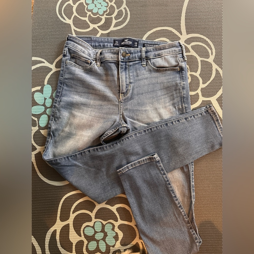 🌺Hollister Mid-rise Super Skinny🌺